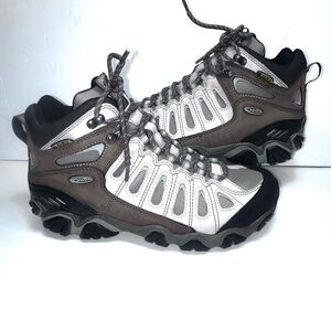 Oboz women’s hiking boots